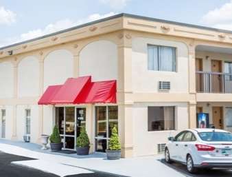 Super 8 By Wyndham Greensboro Dış mekan fotoğraf